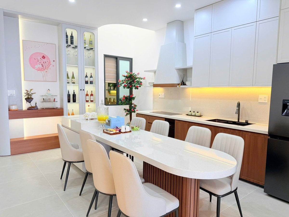 Bán Nhà Phố Đẹp có Sân Vườn Diện Tích Lớn 5x35m. Trung tâm BMT