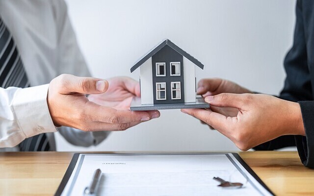 Quy định 17 hành vi môi giới bất động sản không được làm