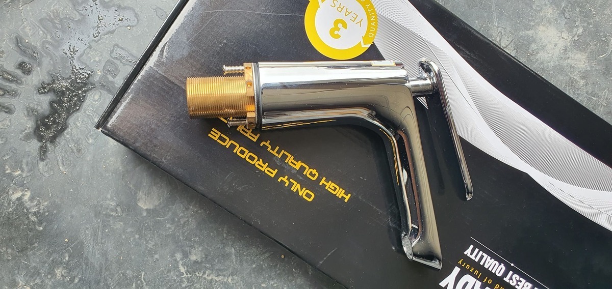 vòi lavabo nóng lạnh teady v-006-lux