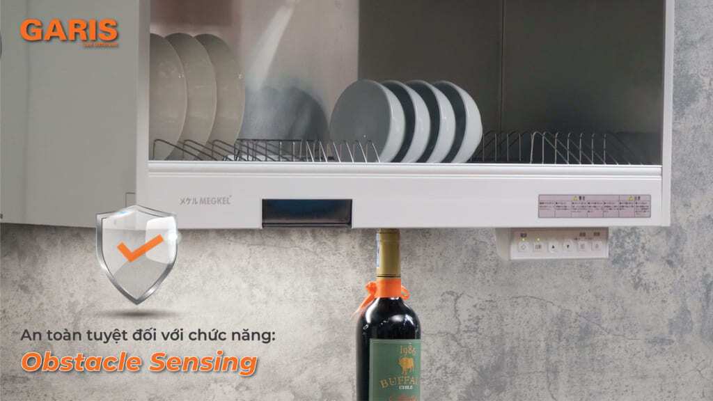 giá bát đĩa nâng hạ điện có sấy khô