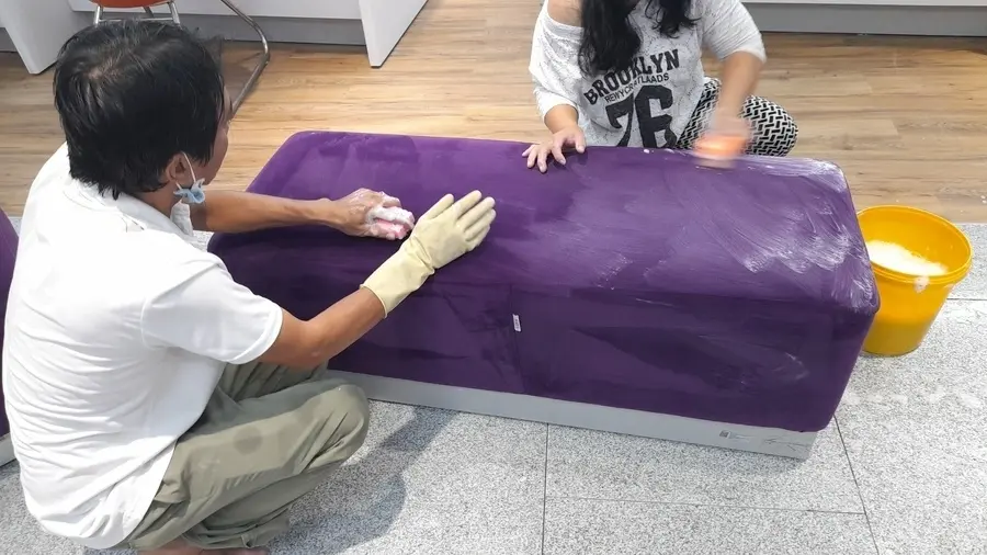 ve-sinh-ghe-van-phong