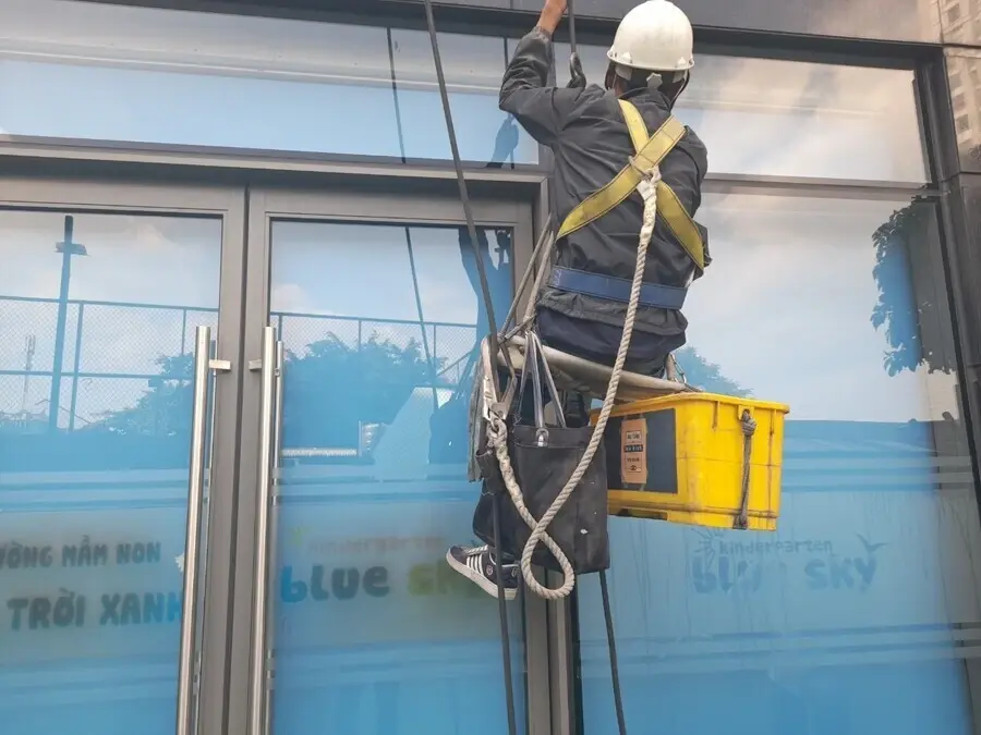 ve-sinh-kinh-cao-tang