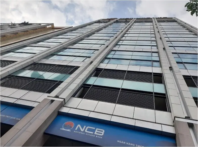 ve-sinh-kinh-toa-nha-ruby-tower-quan-1-1