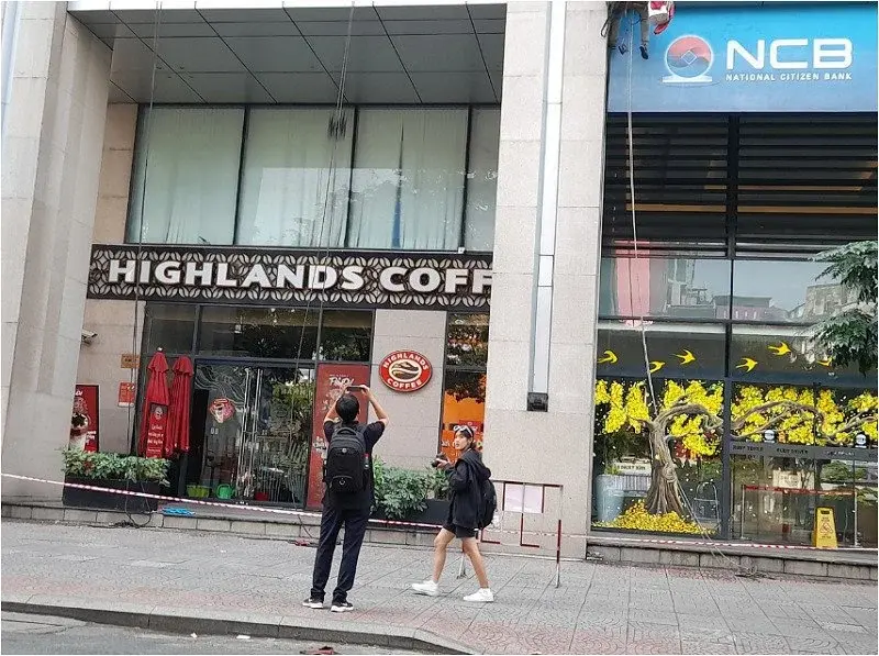 ve-sinh-kinh-toa-nha-ruby-tower-quan-1-4