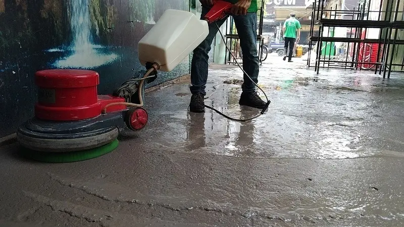 ve-sinh-san-nha-cho-quan-banh-xeo-binh-dinh-nau-oi-tai-quan-binh-thanh-2