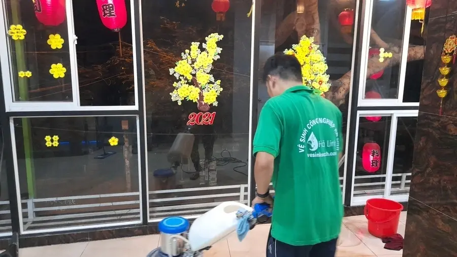 ve-sinh-san-nha-sau-xay-dung