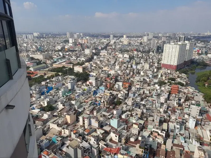 ve-sinh-toa-nha-chung-cu-sky-garden-quan-binh-thanh-1