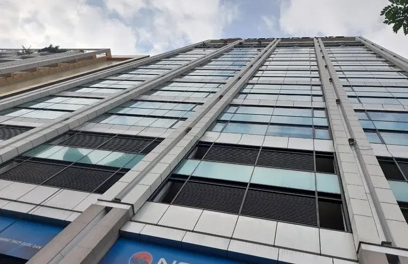 ve-sinh-toa-nha-chung-cu-sky-garden-quan-binh-thanh