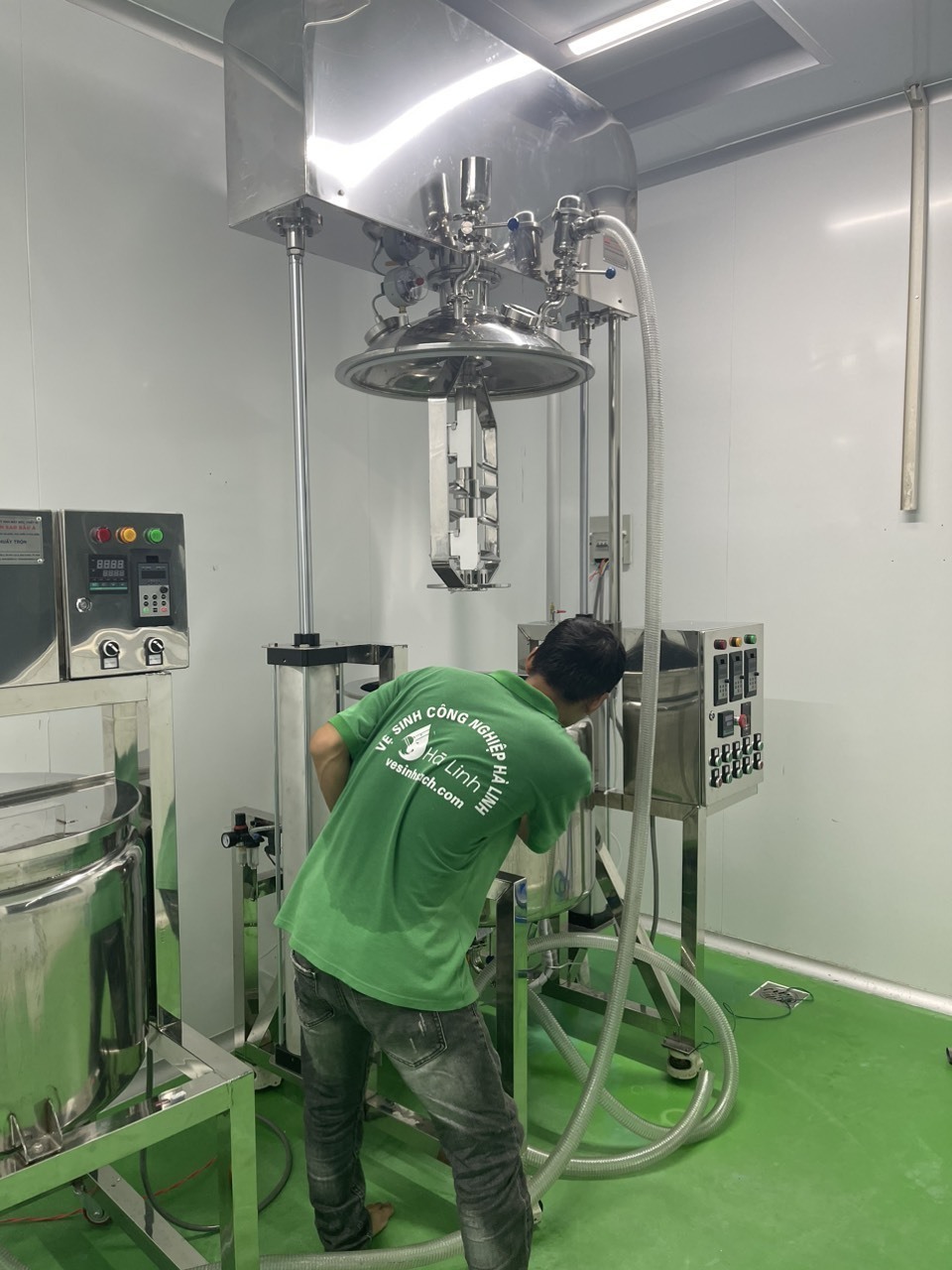 ve-sinh-nha-may-6-ve-sinh-cong-nghiep-ha-linh