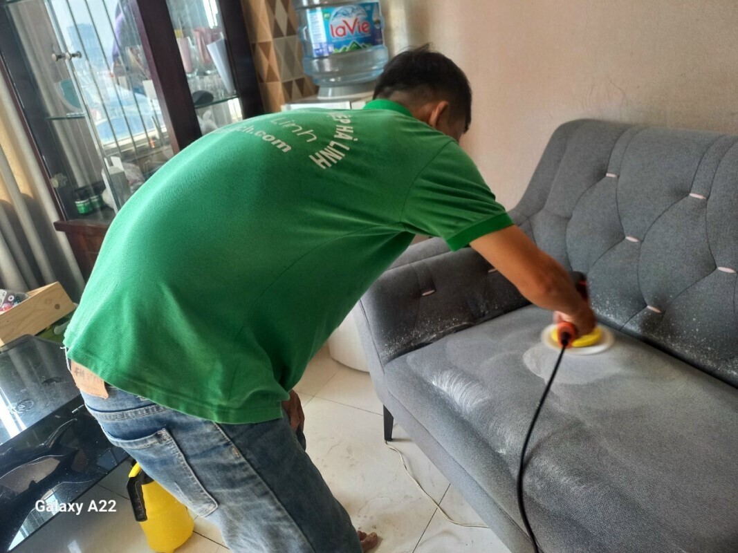 don-ve-sinh-nha-noi-that-quan-8