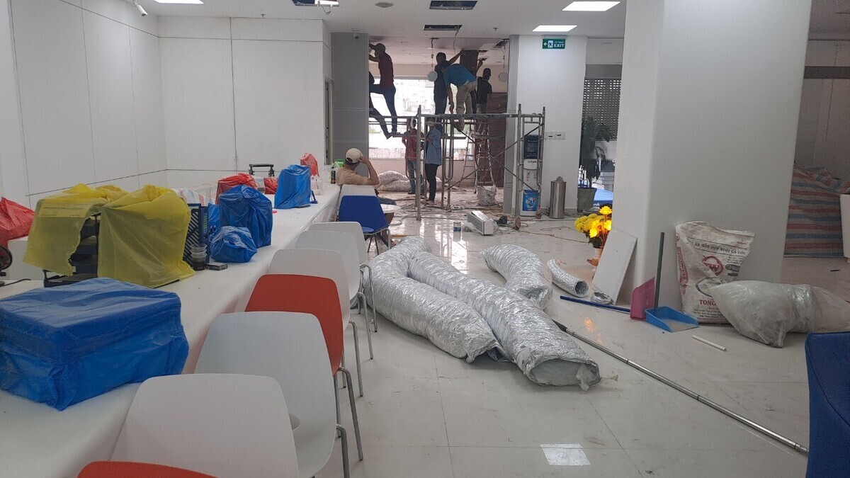 ve-sinh-ngan-hang-sacombank