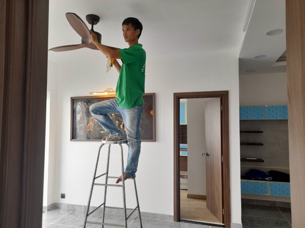 ve-sinh-noi-that-sau-xay-dung-quan-4