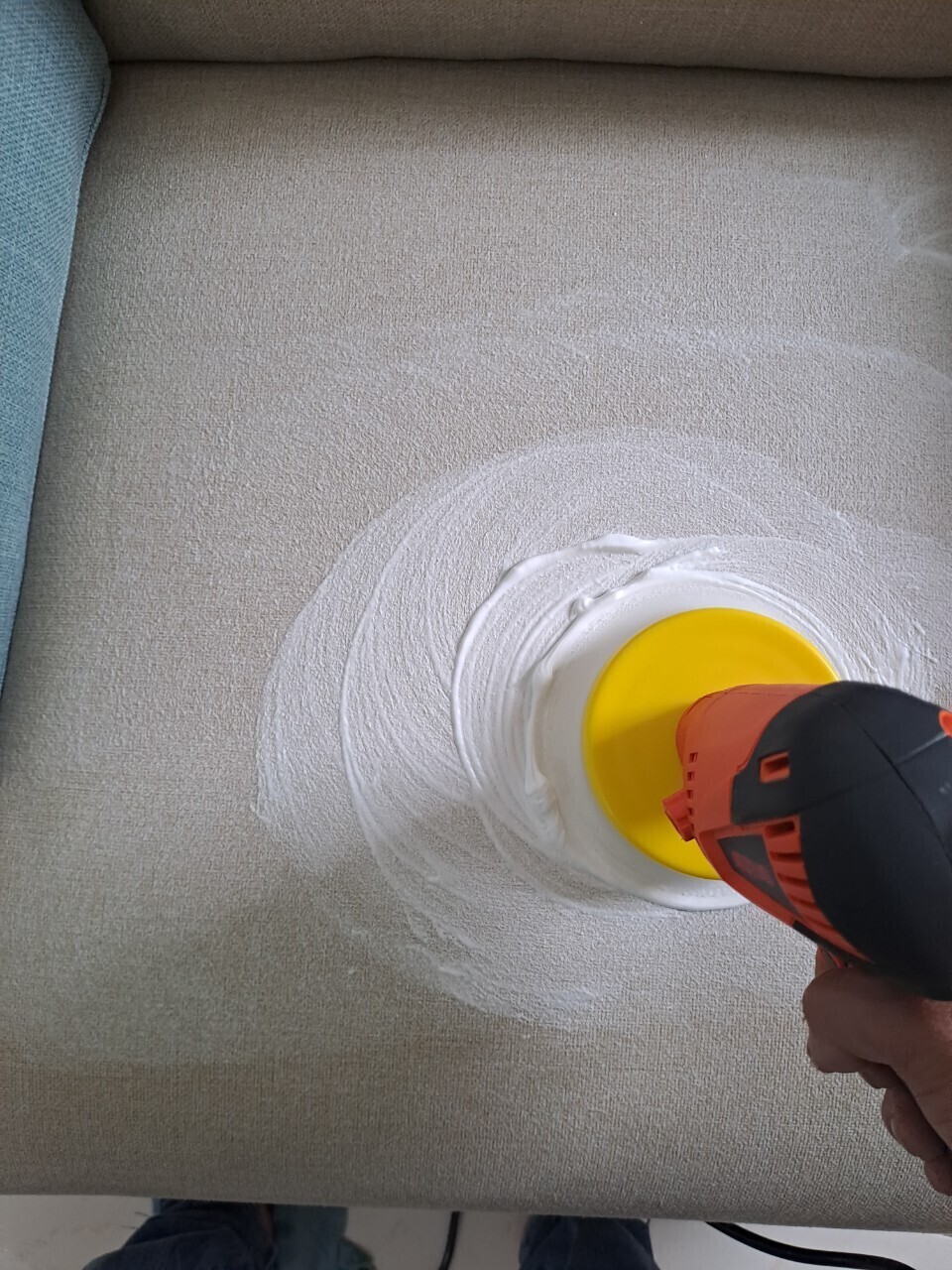 ve-sinh-sofa-co-hang-quan-1