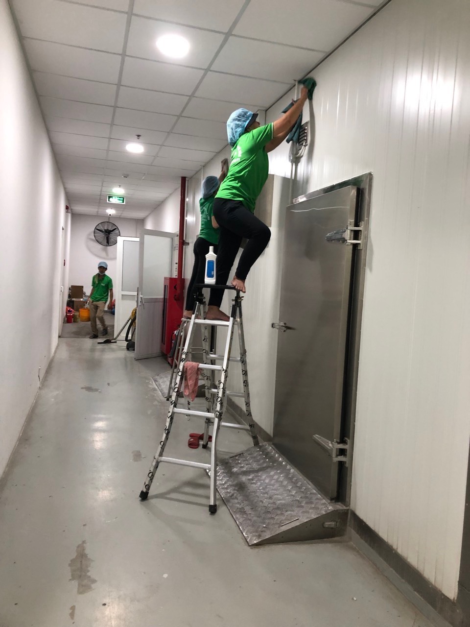 ve-sinh-khu-xuong-(15)