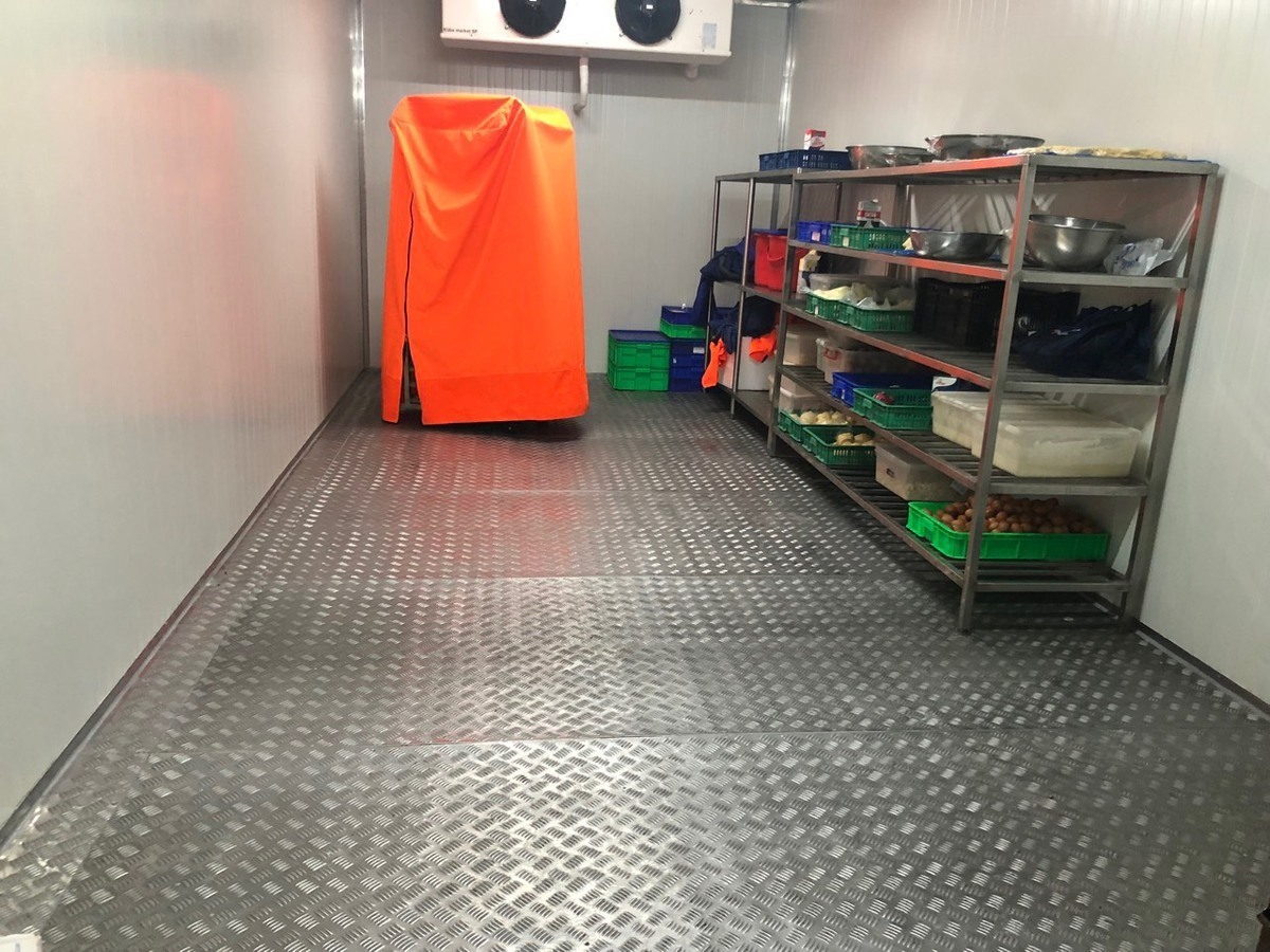 ve-sinh-khu-xuong-(16)